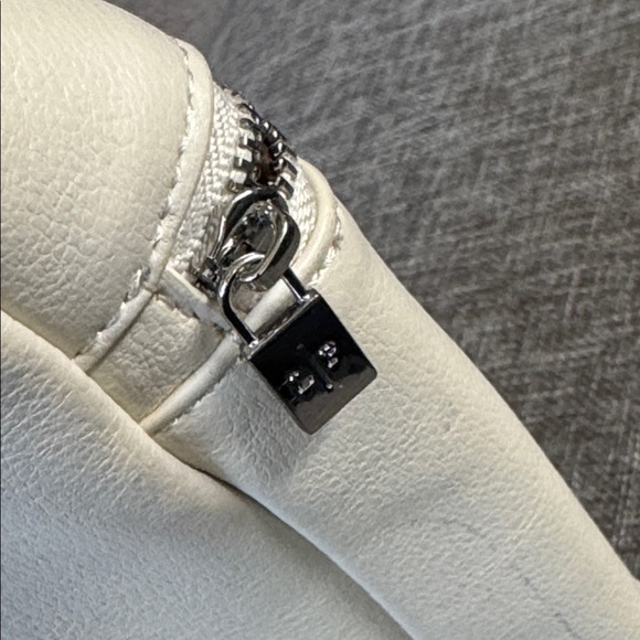 LORO PIANA BLACK GRAINED CALFSKIN LEATHER EXTRA POCKET BACKPACK - Picture 9 of 16